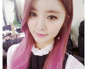 韩国女主播白衣女神,韩国女主播的时尚魅力与人气传奇